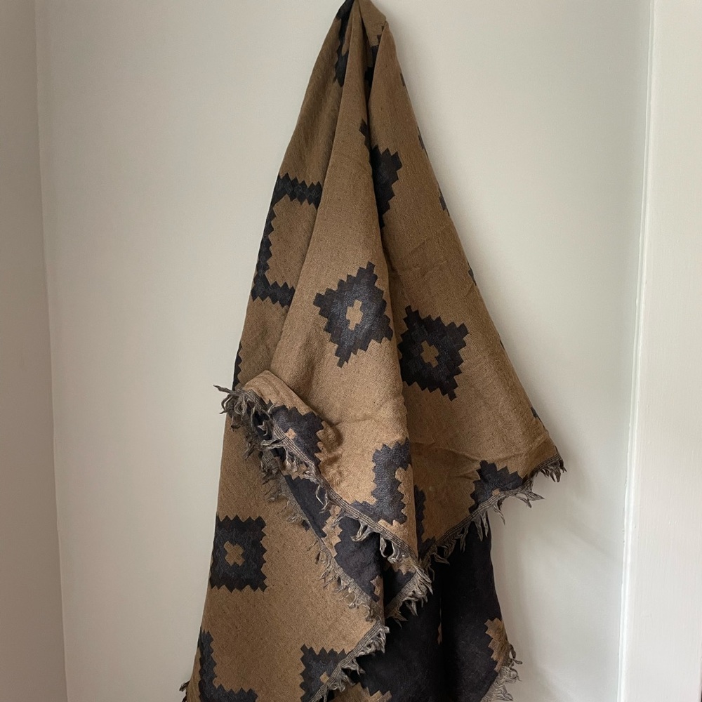 Aritzia Diamond Mosaic Triangle Scarf